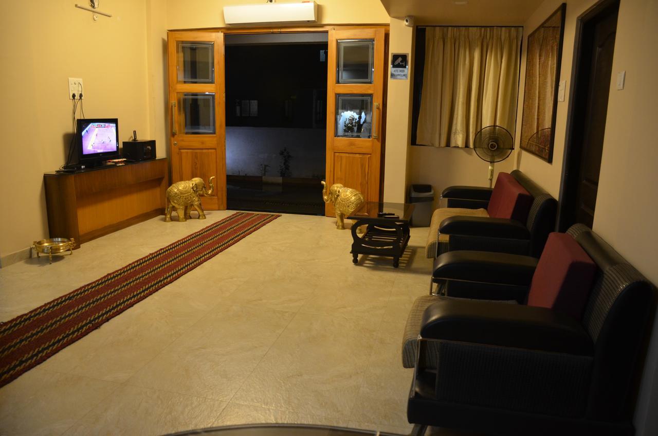 Hira Laxmi Residency Hotel Алибаг Екстериор снимка